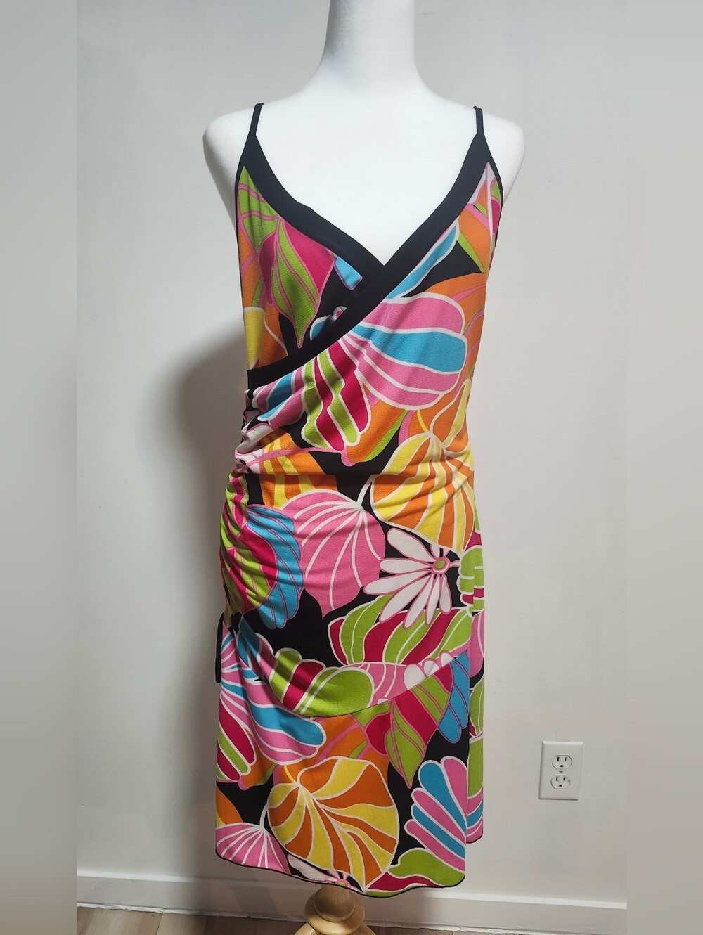 Le Chateau Bold Floral Figure Flattering Midi Dress